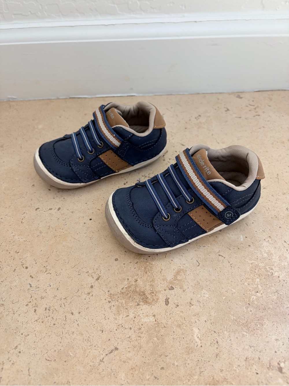 Stride Rite Artie Sneaker, Navy and Tan, 5.5W